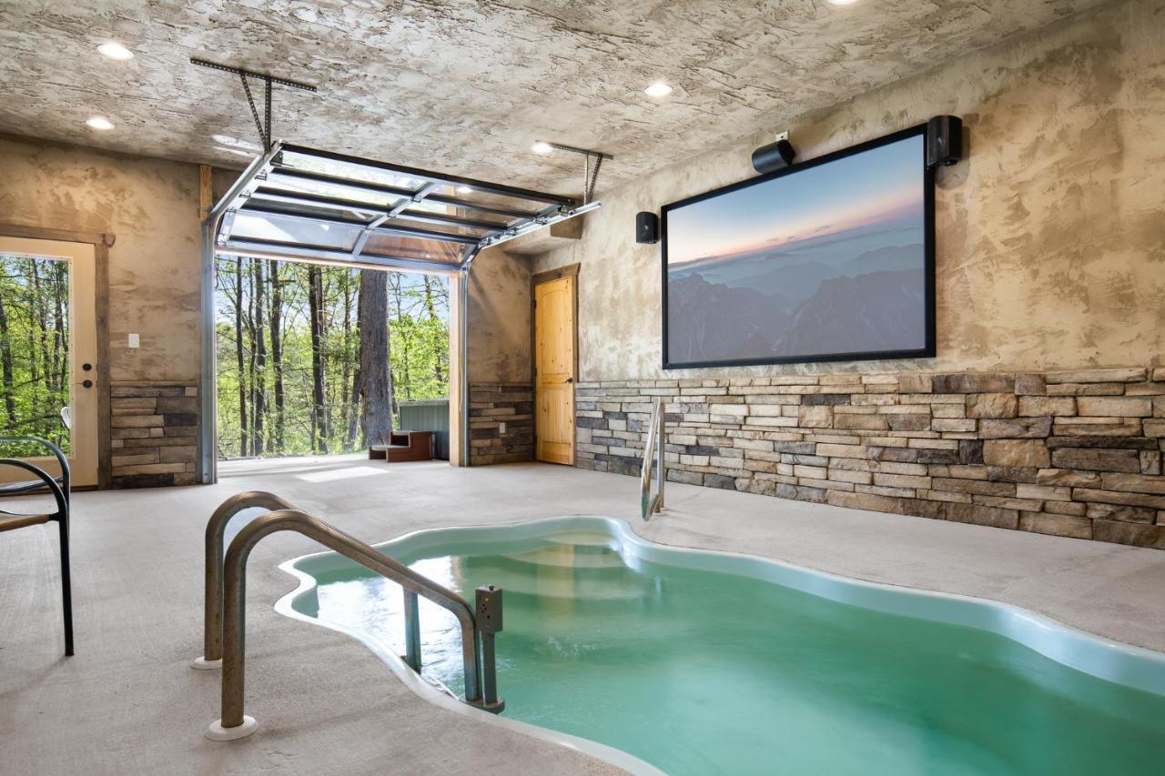 Poolin Around Villa Gatlinburg Exterior photo