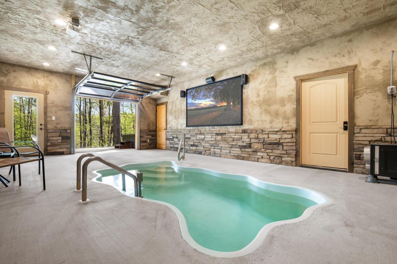 Poolin Around Villa Gatlinburg Exterior photo