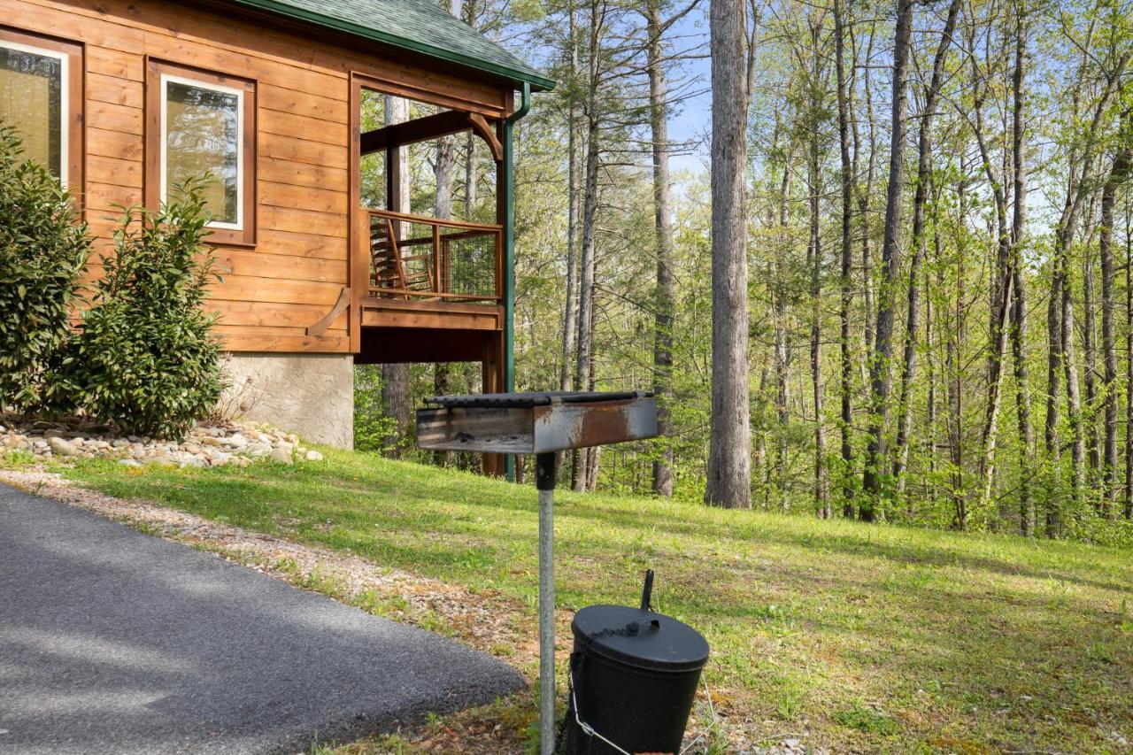 Poolin Around Villa Gatlinburg Exterior photo