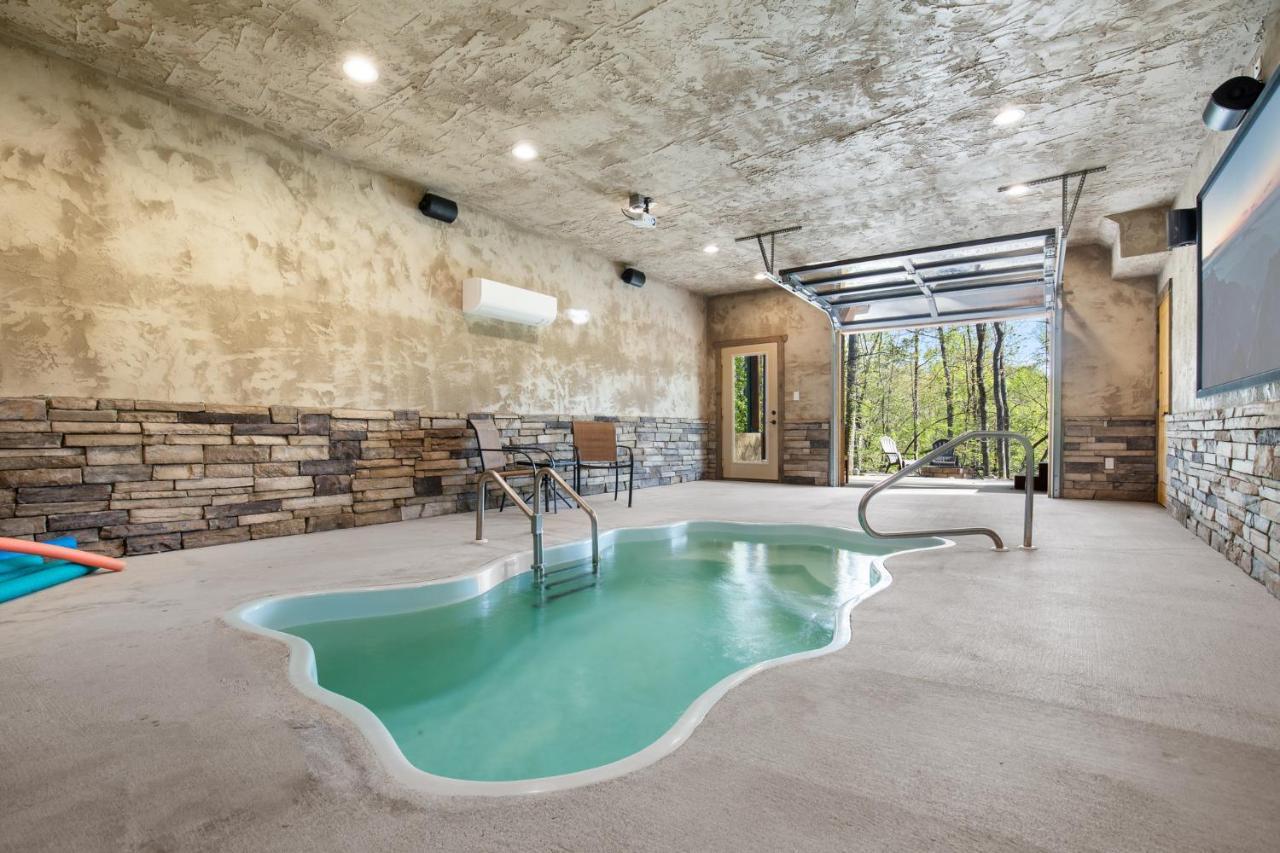 Poolin Around Villa Gatlinburg Exterior photo