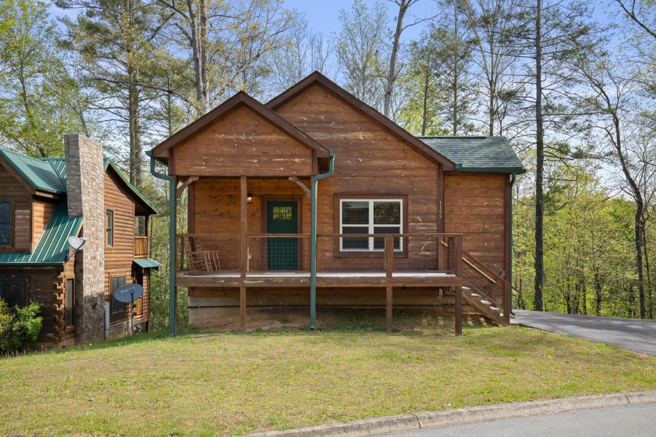 Poolin Around Villa Gatlinburg Exterior photo