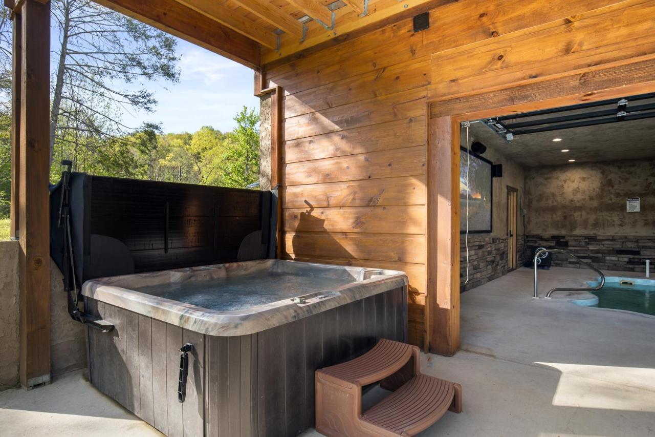 Poolin Around Villa Gatlinburg Exterior photo