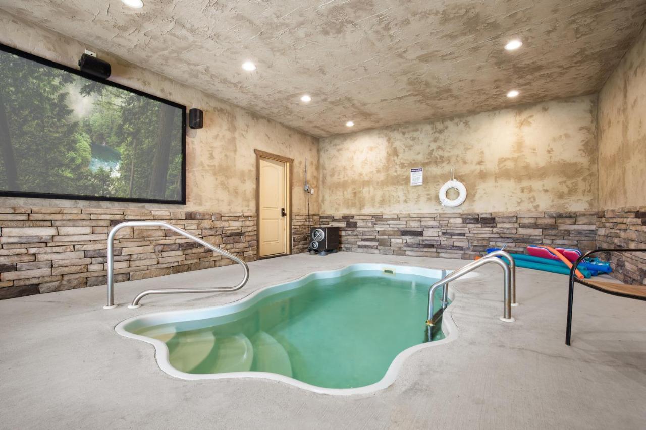 Poolin Around Villa Gatlinburg Exterior photo