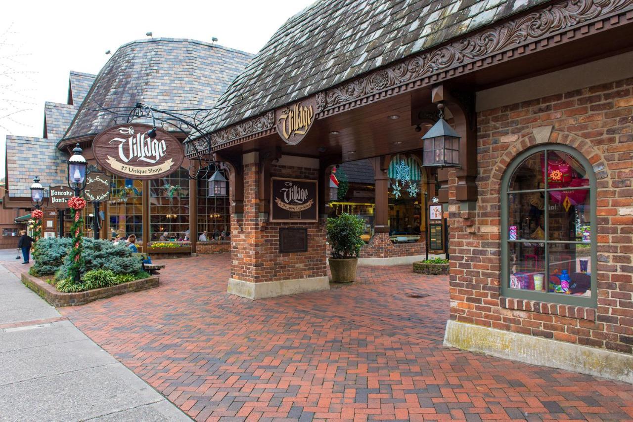 Poolin Around Villa Gatlinburg Exterior photo